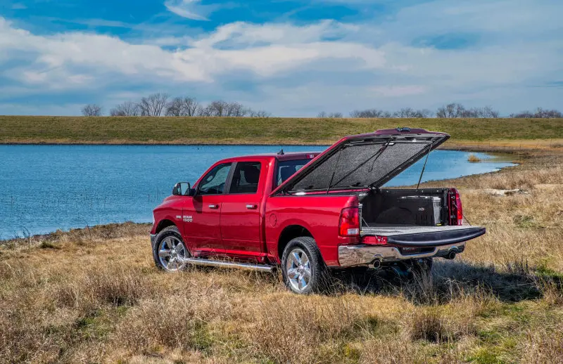 Undercover Elite Lx Hard Tonneau Cover For 2019–2020 Ram 1500 With 6.4-Foot Bed – Billet Silver Finish 1